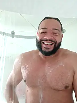 Snapshot of tripping385 chatting on 10/05/25, 08:40 tripping385 online show from 10/05/25, 08:40