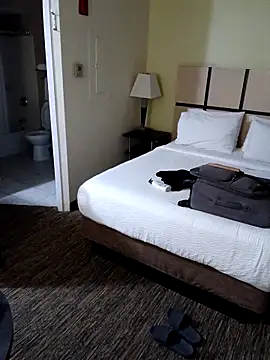 Snapshot of tripping385 chatting on 10/07/25, 03:04 tripping385 online show from 10/07/25, 03:04