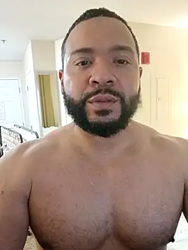 Snapshot of tripping385 chatting on 10/08/25, 10:18 tripping385 online show from 10/08/25, 10:18