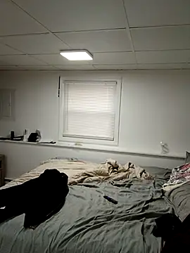 Snapshot of tripping385 chatting on 10/13/25, 04:18 tripping385 online show from 10/13/25, 04:18