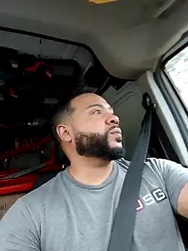 Snapshot of tripping385 chatting on 10/14/25, 09:37 tripping385 online show from 10/14/25, 09:37