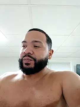 Snapshot of tripping385 chatting on 10/22/25, 09:58 tripping385 online show from 10/22/25, 09:58