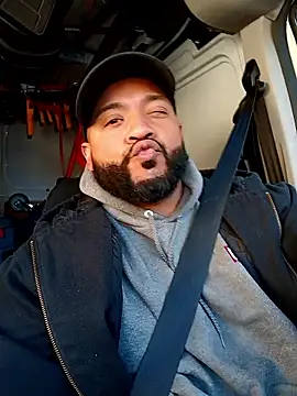 Snapshot of tripping385 chatting on 10/27/25, 07:07 tripping385 online show from 10/27/25, 07:07