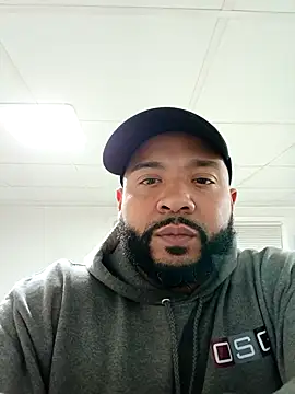 Snapshot of tripping385 chatting on 10/29/25, 11:39 tripping385 online show from 10/29/25, 11:39