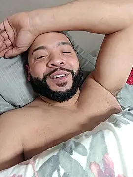 Snapshot of tripping385 chatting on 11/02/25, 11:23 tripping385 online show from 11/02/25, 11:23