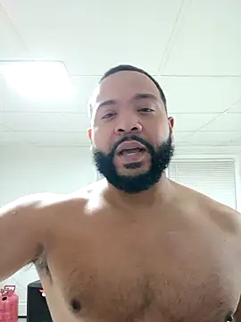 Snapshot of tripping385 chatting on 11/05/25, 09:59 tripping385 online show from 11/05/25, 09:59