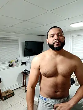 Snapshot of tripping385 chatting on 11/19/25, 02:00 tripping385 online show from 11/19/25, 02:00