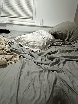 Snapshot of tripping385 chatting on 11/20/25, 01:06 tripping385 online show from 11/20/25, 01:06