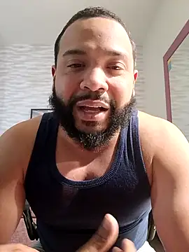 Snapshot of tripping385 chatting on 12/20/25, 07:26 tripping385 online show from 12/20/25, 07:26