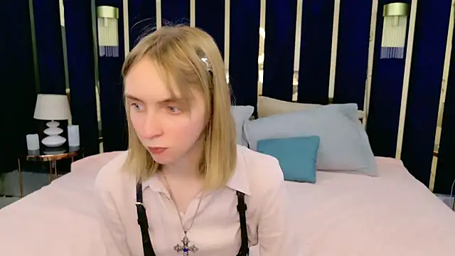 Beverly Gomes online show from 09/22/25, 03:47