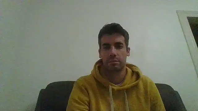 Snapshot of JulioIsHere4you chatting on 10/05/25, 01:26 JulioIsHere4you online show from 10/05/25, 01:26