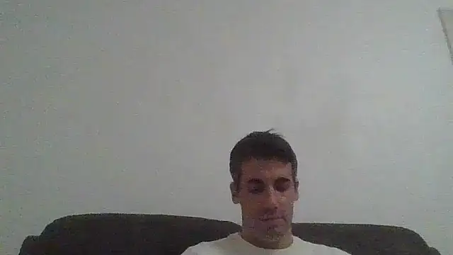 Snapshot of JulioIsHere4you chatting on 10/05/25, 05:33 JulioIsHere4you online show from 10/05/25, 05:33