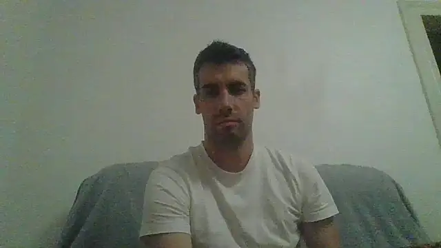 Snapshot of JulioIsHere4you chatting on 10/25/25, 02:30 JulioIsHere4you online show from 10/25/25, 02:30