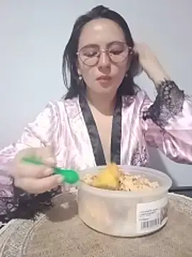 Bella Sumers online show from 05/25/26, 07:20