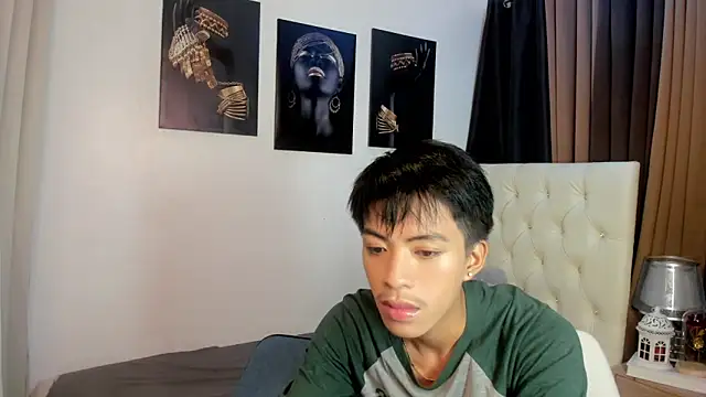 Snapshot of KentAivan chatting on 09/23/25, 05:05 KentAivan online show from 09/23/25, 05:05