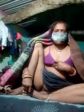 CUTE-004 online show from 11/10/25, 07:57