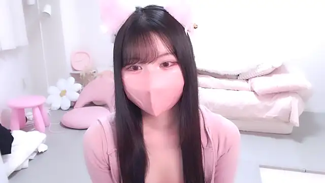 Snapshot of moka-neko chatting on 11/02/25, 11:34 moka-neko online show from 11/02/25, 11:34