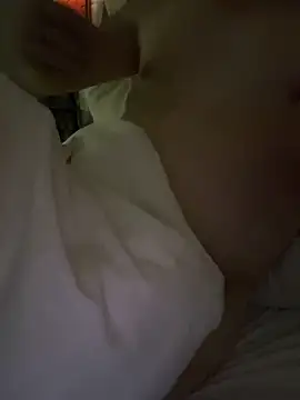 Risnguyen222 online show from 06/10/26, 02:45