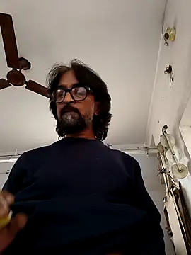 Snapshot of malhotra21 chatting on 11/11/25, 10:59 malhotra21 online show from 11/11/25, 10:59