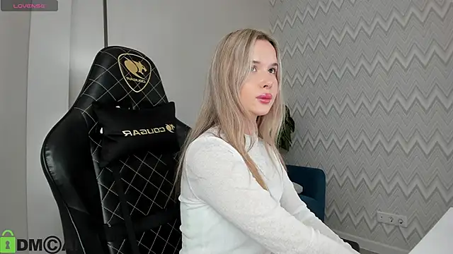 Nicoletta Cooper online show from 09/12/25, 08:25