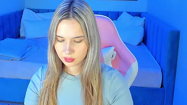 Nicoletta Cooper online show from 09/14/25, 08:24