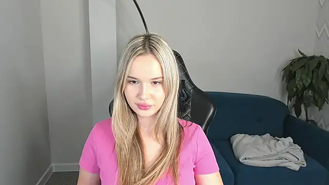 Nicoletta Cooper online show from 09/19/25, 06:15