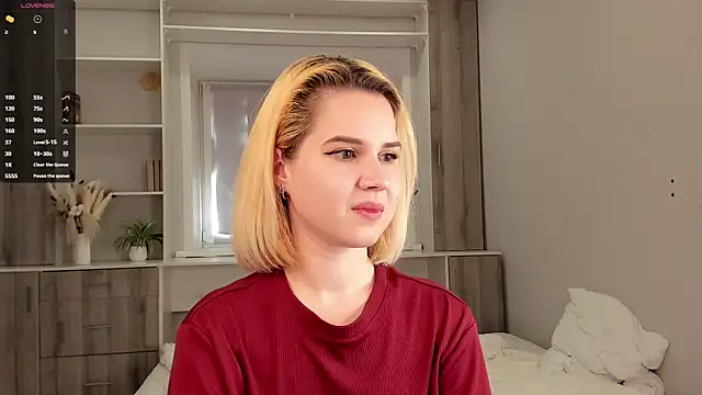 Snapshot of AgnesSonnek chatting on 09/18/25, 03:41 AgnesSonnek online show from 09/18/25, 03:41