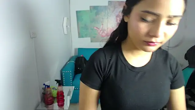 Ariannaa m online show from 11/22/25, 03:27