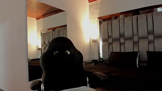 AnnaraLein online show from 11/07/25, 12:32