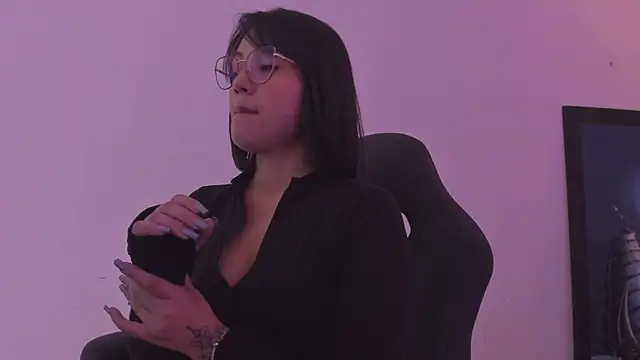 AnnaraLein online show from 11/28/25, 03:42