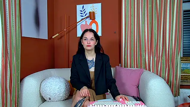 Snapshot of MollyMillsen chatting on 09/20/25, 06:09 MollyMillsen online show from 09/20/25, 06:09