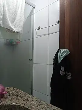 Snapshot of ApenasLys chatting on 12/04/25, 11:35 ApenasLys online show from 12/04/25, 11:35