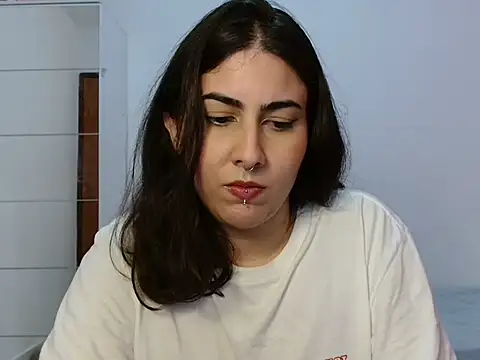 ApenasLys online show from 07/18/26, 11:30
