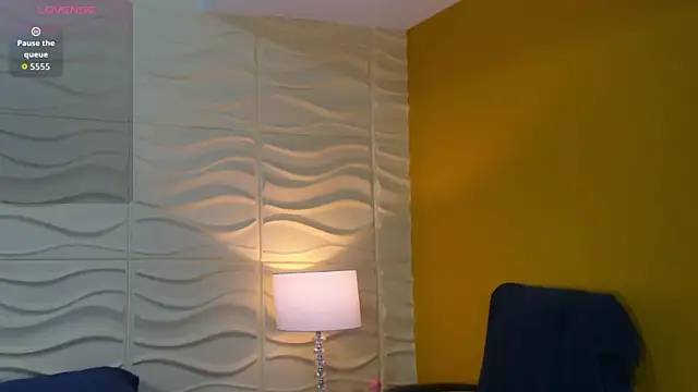 Snapshot of SophiaBloss chatting on 09/20/25, 03:29 SophiaBloss online show from 09/20/25, 03:29