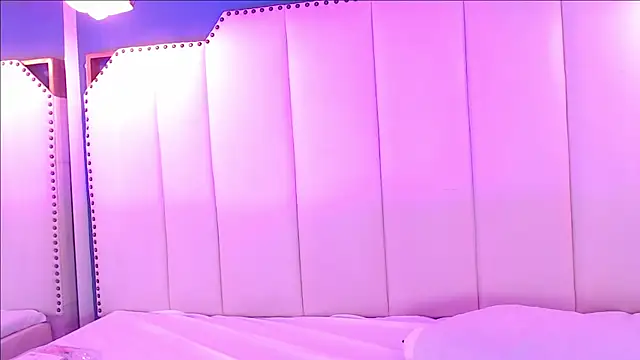 Snapshot of SophiaBloss chatting on 10/10/25, 03:44 SophiaBloss online show from 10/10/25, 03:44