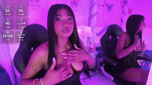 Snapshot of SophiaBloss chatting on 11/26/25, 04:13 SophiaBloss online show from 11/26/25, 04:13