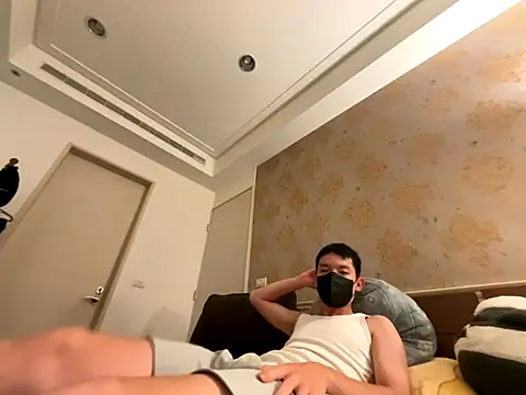 kaikai1335 online show from 10/18/25, 07:31