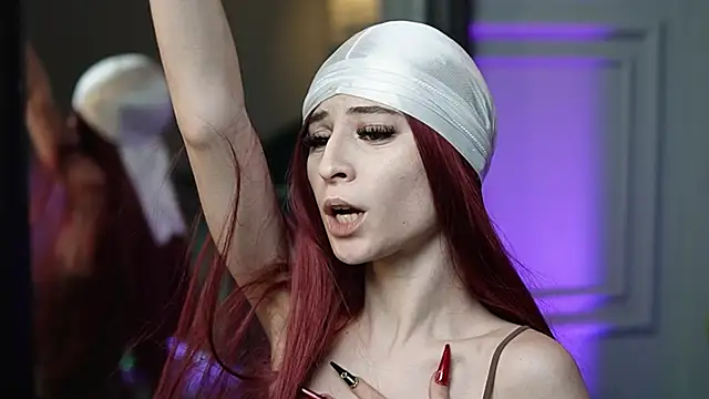 SaraiAngel online show from 12/22/25, 09:23