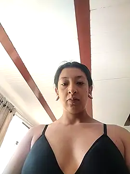 Snapshot of Coralaine_96 chatting on 09/11/25, 03:01 Coralaine 96 online show from 09/11/25, 03:01