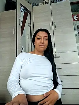 Snapshot of Coralaine_96 chatting on 09/19/25, 04:29 Coralaine 96 online show from 09/19/25, 04:29