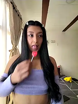 Snapshot of Coralaine_96 chatting on 11/11/25, 02:28 Coralaine 96 online show from 11/11/25, 02:28