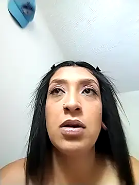 Snapshot of Coralaine_96 chatting on 03/03/26, 03:40 Coralaine 96 online show from 03/03/26, 03:40