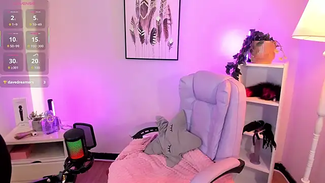 Snapshot of hollie_joliie chatting on 04/16/26, 12:06 hollie joliie online show from 04/16/26, 12:06