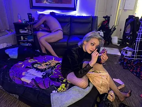 Snapshot of Longdongsilver_323 chatting on 11/30/25, 12:31 Longdongsilver 323 online show from 11/30/25, 12:31