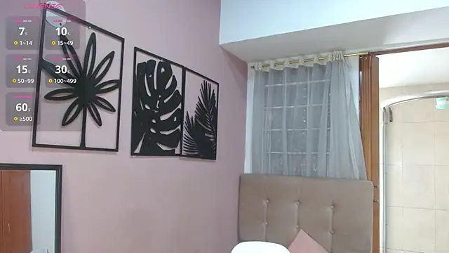 Snapshot of amara_rousse1 chatting on 11/21/25, 01:10 amara rousse1 online show from 11/21/25, 01:10