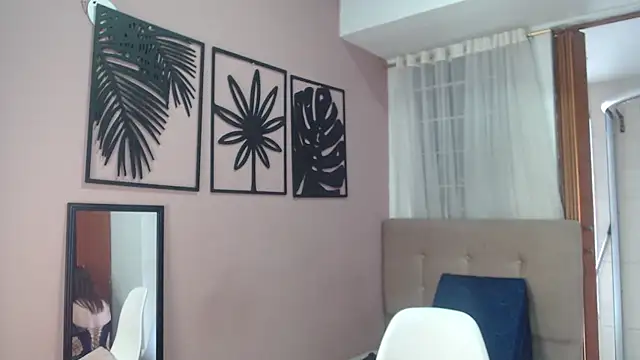 Snapshot of amara_rousse1 chatting on 06/19/26, 01:15 amara rousse1 online show from 06/19/26, 01:15
