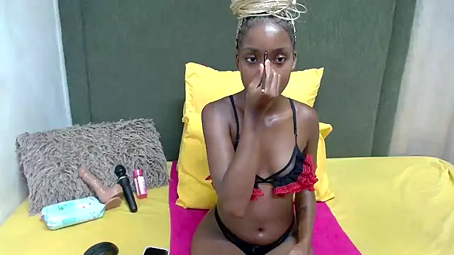 Snapshot of Littlebunny33 chatting on 11/04/25, 11:20 Littlebunny33 online show from 11/04/25, 11:20