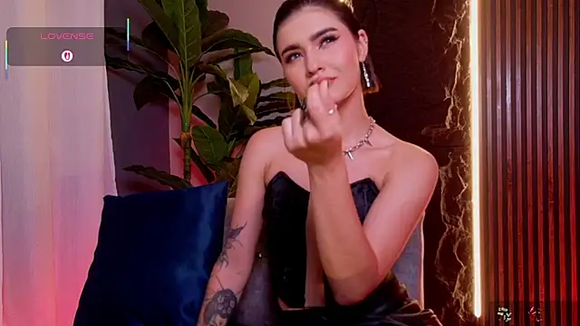 La Diabla 111  online show from 10/02/25, 07:32