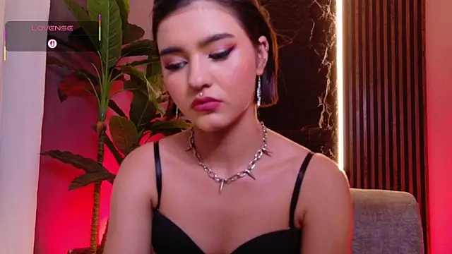 La Diabla 111  online show from 10/06/25, 07:00