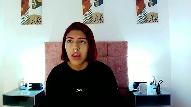 Dulce Bella  online show from 09/23/25, 12:19